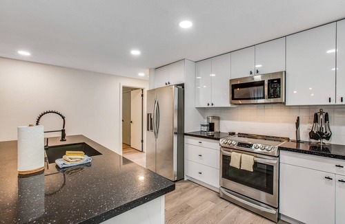 Anderson Island House | Scandinavian gem with large deck, AC, & Riviera Community Club access