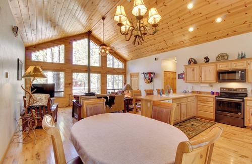 Pinetop Cabin | Scenic Deck + Horse Corral: Pinetop-Lakeside Cabin
