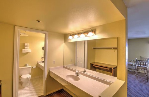 Mount Charleston Hotel | Scenic Escape w/Entertainment, Pet Access, Free Parking & Seasonal Fun