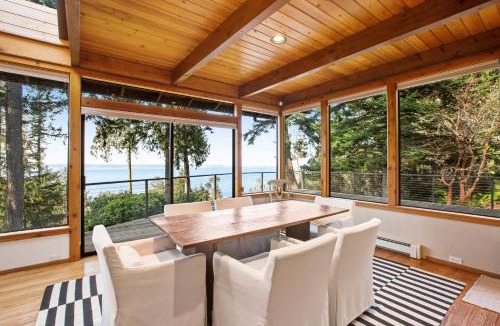Freeland House | Scenic Getaway