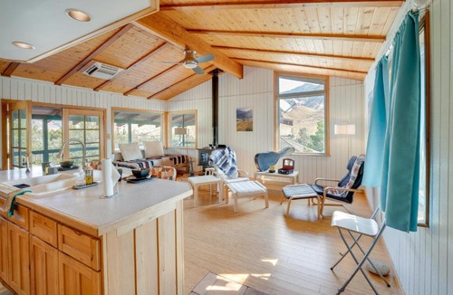 Kernville House | Scenic Kernville Getaway w/Deck & Mountain Views!