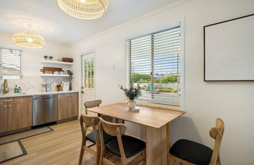 Linda Vista House | Scenic Oasis: King Bed Suite & Panoramic Views & Ultra Fast Fiber WiFi