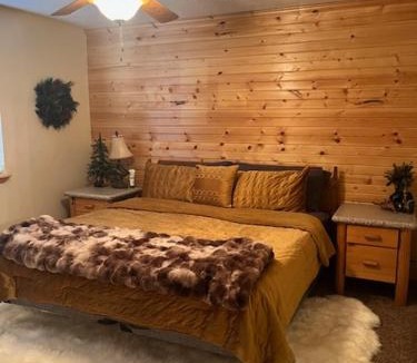 Helper House | Scofield Shores | Sunset Lake Views Sleeps 10