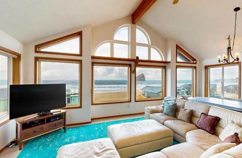 Kiwanda Shores House | Sea Stack View