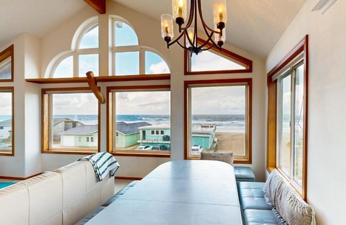 Kiwanda Shores House | Sea Stack View