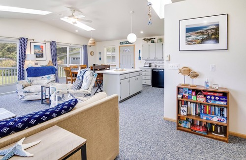 Yachats House | Seahawk Nest - Ocean View Home with Wheelchair Accessibility