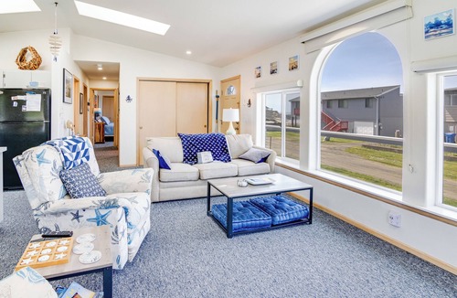 Yachats House | Seahawk Nest - Ocean View Home with Wheelchair Accessibility