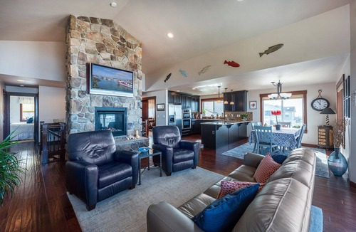 Westport House | Seascape Villa - Oceanfront panoramic view - Hot tub