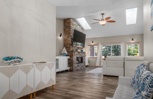 Surf Pines House | Seaside Family Retreat