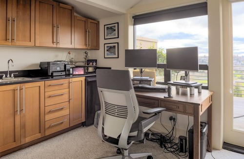 Mount Baker House | Seattle Lux - Sleeps 8 - World Cup - Sleeps 8 - Skyline Views