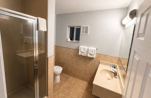 Mid City Hotel | Seaway Motel