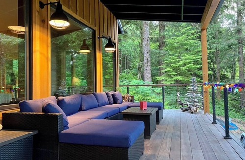 Arch Cape House | Secluded 3-bedroom beach house in charming Arch Cape & Falcon Cove.
