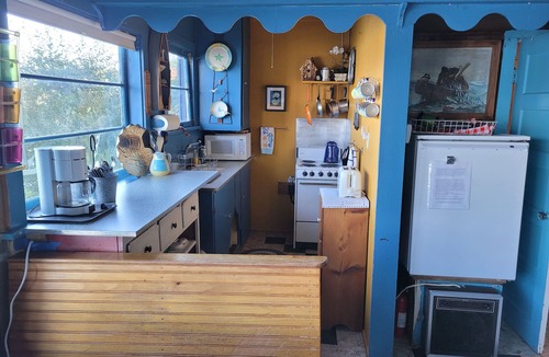 Adelma Beach Cabin | Secluded Beach Cabin on Historic Discovery Bay