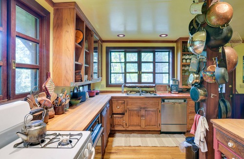 Chico House | Secluded Cohasset Home w/ Pool & Screened Porch!