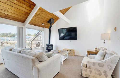 Historic Bayfront House | Second Floor Condo with Marina View High-Speed WiFi Water View and Balcony