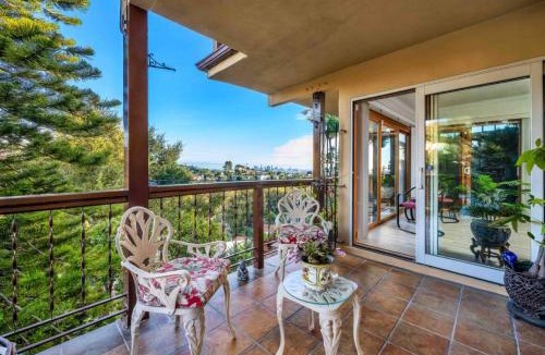 Hollywoodland House | Secret Stairs Family