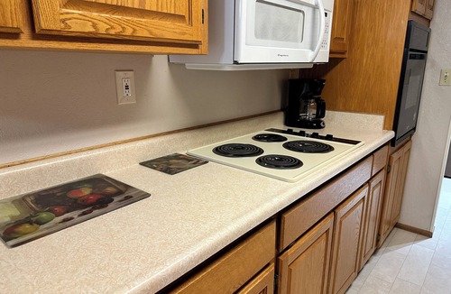 Enterprise House | Secure 2-Car Garage Animal-Free Quiet 3BR
