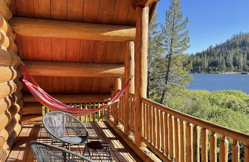 Serene Lakes Cabin | Serene Lakes Waterfront Log Cabin - Welcome to Lake Street Hive!