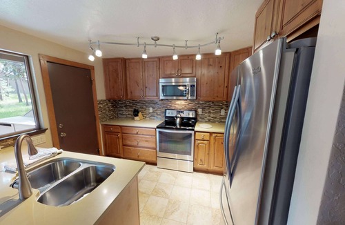 Tennis Village Condo | Serene Sunriver Lodge with Access to The Cove