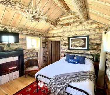 Zion National Park East Entrance House | Serene Western Cabin with 23 Private Acres & Stargazing Near Zion National Park, Mount Carmel, Utah