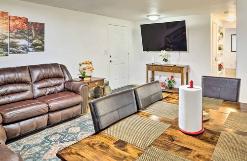 Woodburn House | Serene Woodburn Hideaway: Deck w/ Mtn Views!