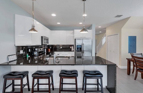 Clear Creek House | Serenity - 3 Bed 3 Baths Townhouse