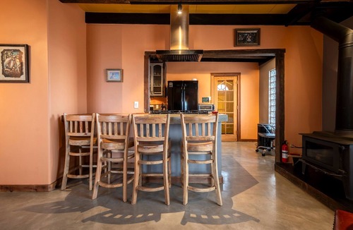Joshua Tree House | Serenity View — pet-friendly & outdoor tub