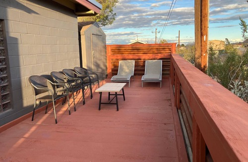 Joshua Tree House | Serenity View — pet-friendly & outdoor tub