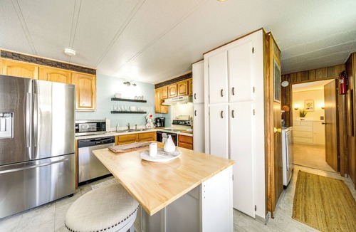 Davenport Cabin | Seven Bays Vacation Rental on Lake Roosevelt!