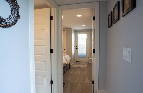 Dundee House | Seventh Haven: A king suite in the heart of Dundee