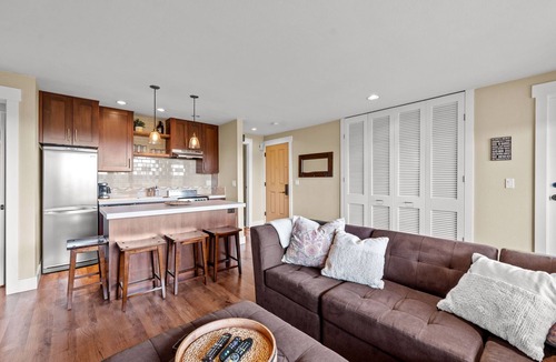 Bend Condo | Seventh Mountain Resort Top Floor View Condo, Close to Outdoors, Close to Bend
