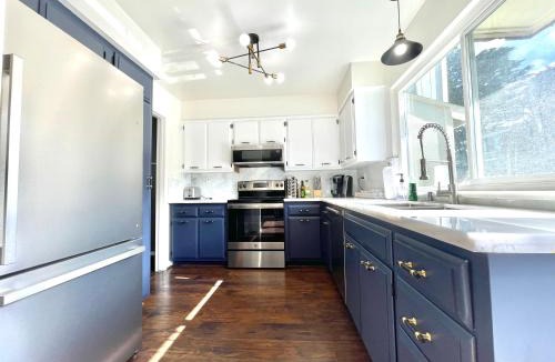 South San Francisco Apartment | SFO Airport/S San Francisco Sweet Home