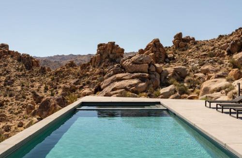 Joshua Tree House | Shadow House - Pool Spa Views Near Park