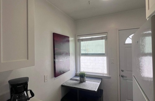 Sherman Oaks Apartment | Sherman Oaks Apt: Free Parking, Near Universal Studios