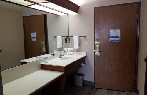 Salem Hotel | Shilo Inn Suites - Salem