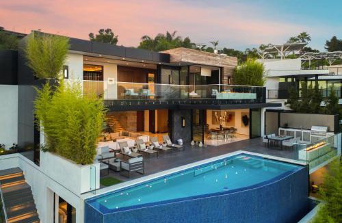 The Bird Streets Villa | Sierra Mar
