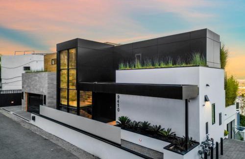 The Bird Streets Villa | Sierra Mar