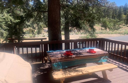 Upper Moonridge House | Sierra Pines Chalet Near Ski Slopes and Hiking,Biking Trails