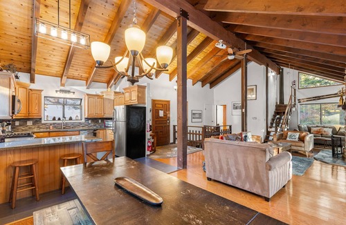 Kingswood Estates House | Sierra Woodlands Getaway