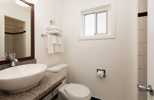 Merced Hotel | Signature Inn Merced Yosemite Parkway