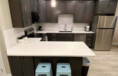Pleasant Grove House | Signature Suite with Balcony Views - Waffles too!