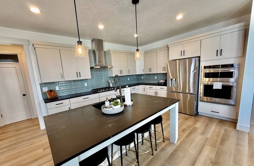 Lehi House | Silicon Slopes Getaway | 2 Kitchens + Private Yard