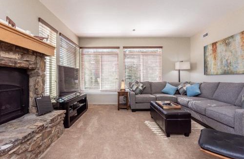 Mammoth Lakes Apartment | Silver Bear #19 Condo