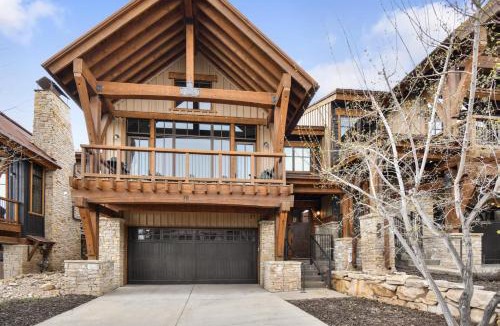 North Park City House | Silver Star #18 - 4 Bed Cottage w Spa