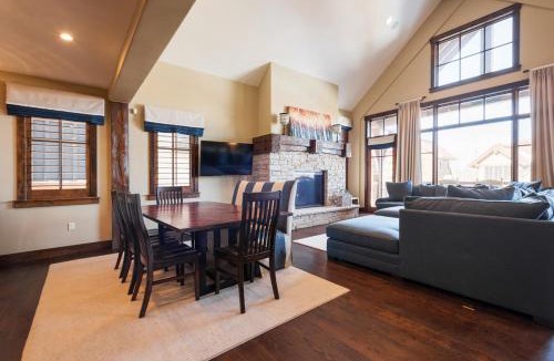 North Park City House | Silver Star #20 - 4 Bed Cottage Spa