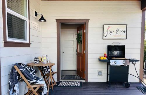 Ocean Shores House | Sip & Sea Beach Cottage
