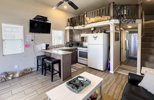 Parker Dam Bed & Breakfast | Siren's Adventure Riverfront Cottage! River Lodge NB31
