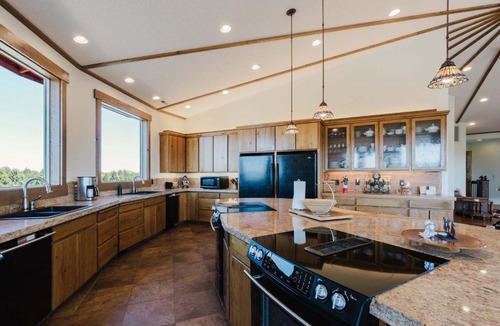 Bend House | Sisters Mountain Retreat with Stunning Views & Deck