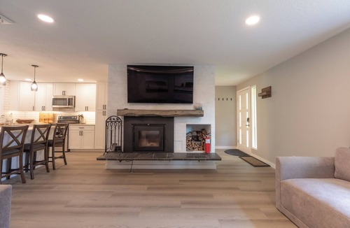 Forks House | Sitka Retreat: Modern 5 Bed/4 Baths Olympic Peninsula Gem w/EV Charger