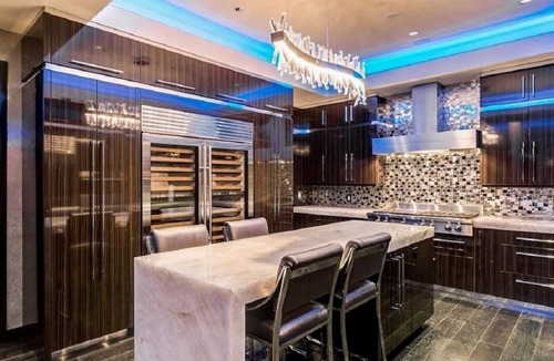 Las Vegas Apartment | Sizzling in Las Vegas: Your 5-Bedroom Paradise!